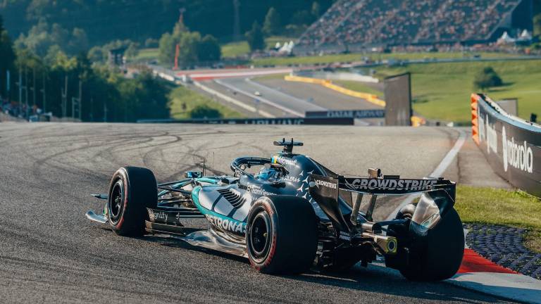 George Russell logta la pole.