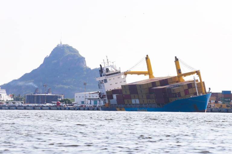 Así luce el buque Chiapas Star tras casi 48 horas de escorado