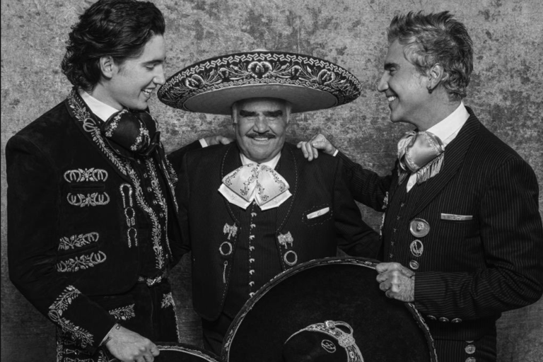 Recuerdan a Vicente Fernández en su tercer aniversario luctuoso