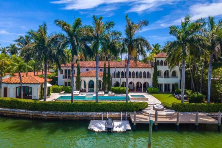 Inés Gómez Mont y Álvarez Puga compraron mansión en Miami que perteneció a Cher