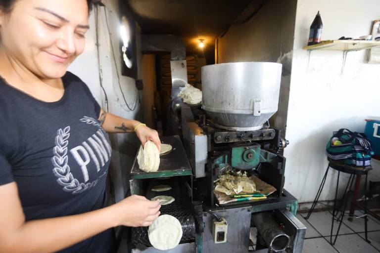 Levantar tortillas en la máquina es el mismísimo infierno: Dora