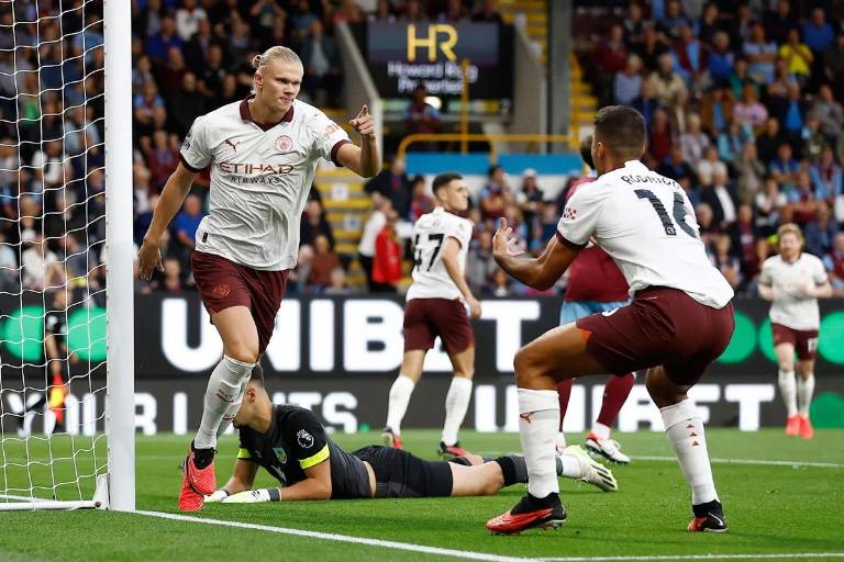 Haaland y Rodri aplastan al Burnley