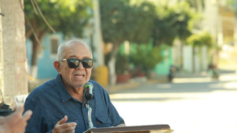 Luis Guillermo Benítez Torres, Secretario de Turismo de Sinaloa, en su mensaje en Chametla, Rosario, la mañana de este sábado.