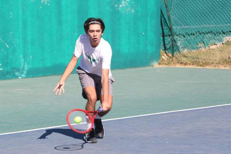 Armando Martínez inicia con victoria Torneo Abierto de Tenis, en el Racquet Club Las Gaviotas