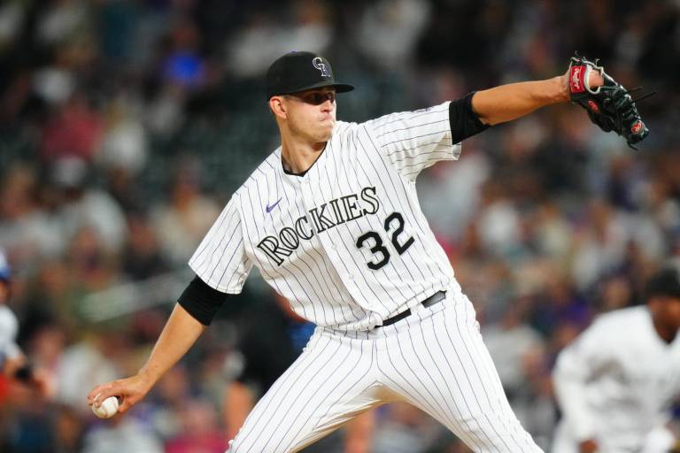 Medias Blancas firma por un año al derecho Chris Flexen