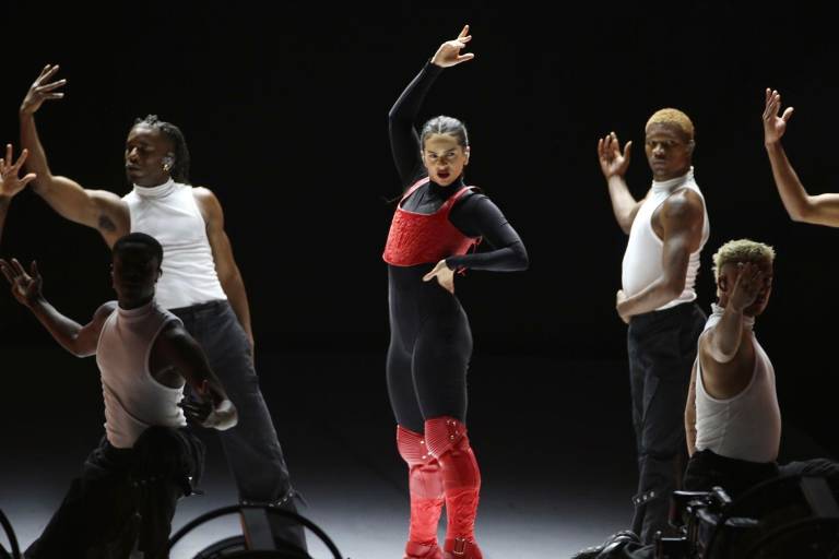 Desata Rosalía la locura en el Zócalo capitalino, reúne a más de 200 mil personas