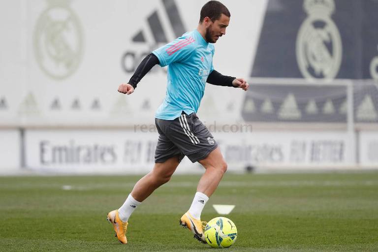 Eden Hazard sufre recaída en su lesión