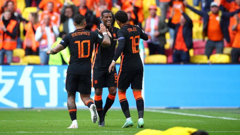 Países Bajos goleó y terminó la ronda de grupos con paso perfecto.