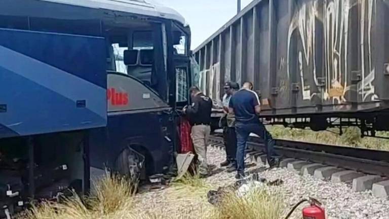 Los heridos eran pasajeros del autobús de la línea Omnibus México Plus número 6086.