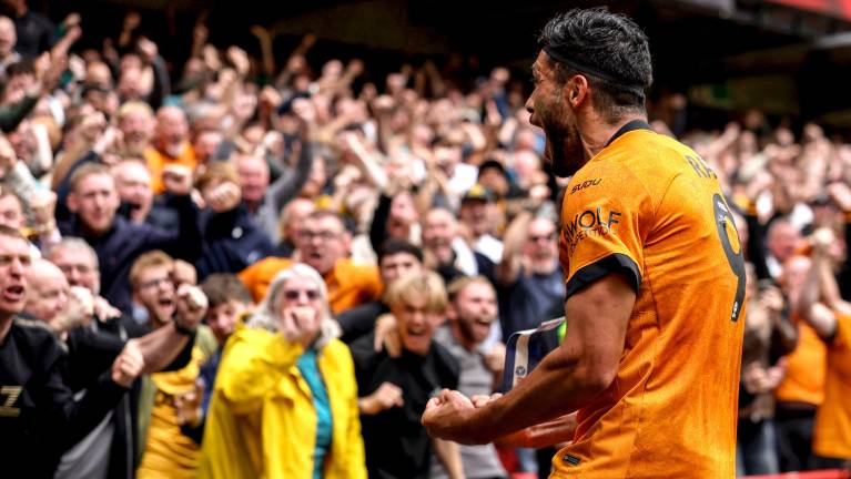 Con gol agónico de Raúl Jiménez, Wolves vence 1-0 al Sheffield United en la Championship.