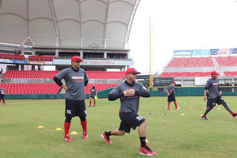 José Augusto Figueroa busca ajustar su bateo con Venados de Mazatlán