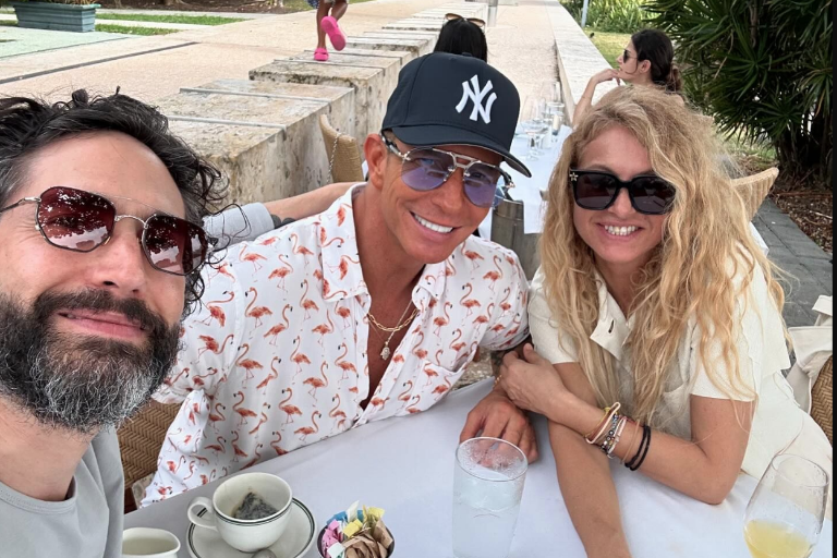 Disfrutan Erik Rubín y Benny Ibarra un reencuentro con Paulina Rubio