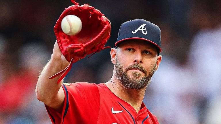 Chris Sale permanecerá hasta después de la temporada 2027 con los Bravos.