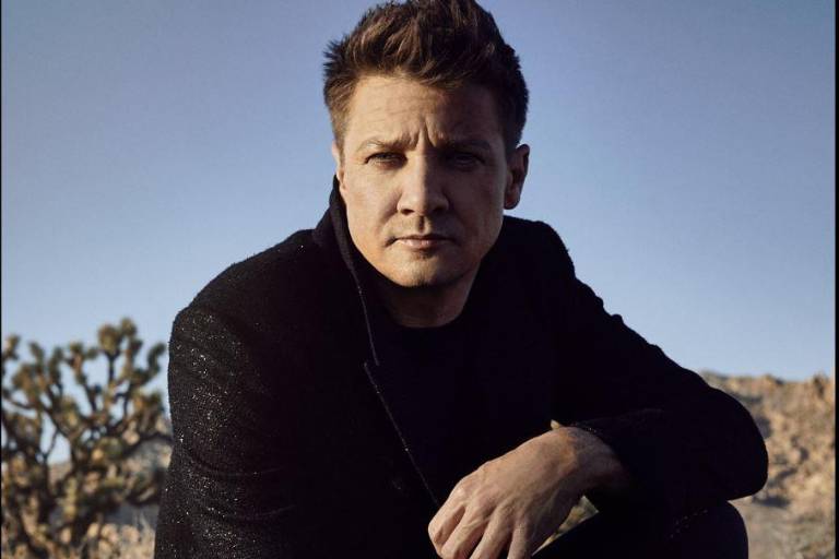 Someten a Jeremy Renner a cirugía de emergencia