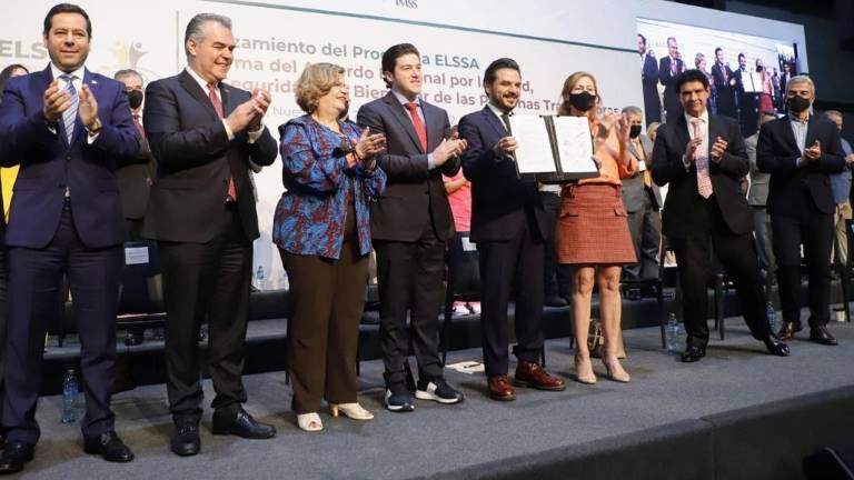 Autoridades nacionales, grupos empresariales y sociedad civil en el lanzamiento de ELSSA