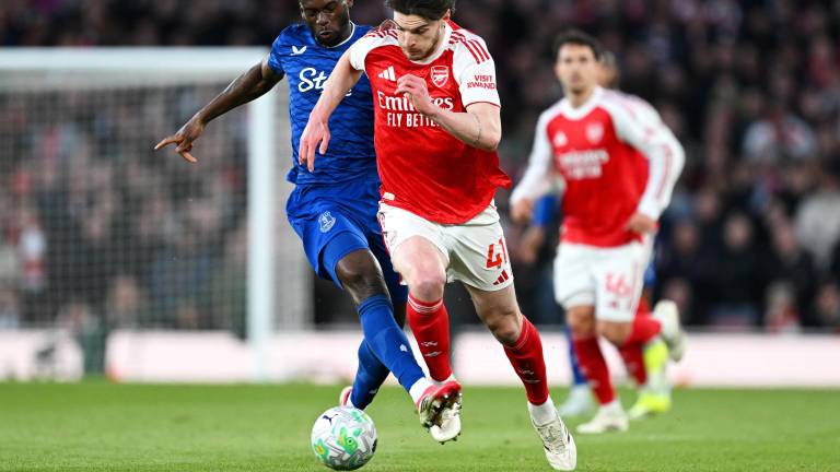 Arsenal se consolidó en la cima con 70 puntos.