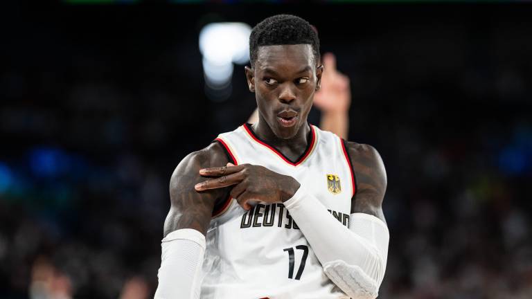 Dennis Schroder se va castigado tres juegos.