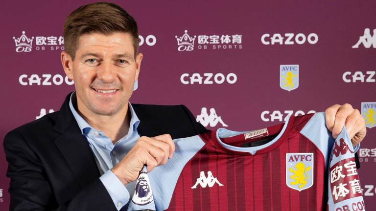 Steven Gerrard es presentado como nuevo DT del Aston Villa