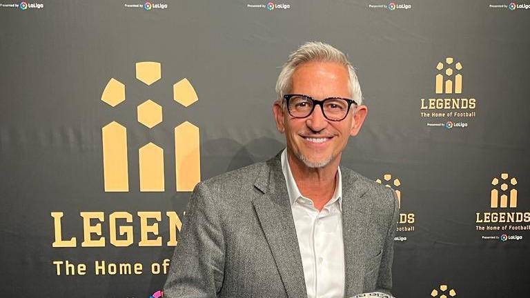 Gary Lineker reconoce el reto de la altura.