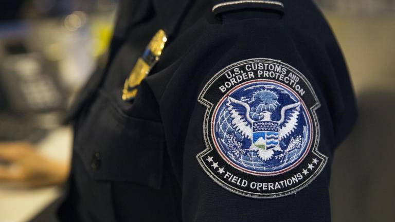 Un ex agente fronterizo de Estados Unidos fue condenado a prisión por colaborar con el Cártel de Sinaloa para el ingreso de drogas.