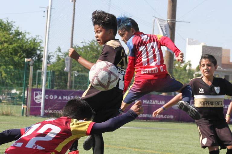Equipos porteños levantan títulos en la Copa Mazatlán de Futbol 7