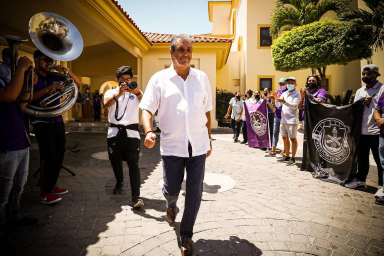 Tomás Boy fue ingresado de emergencia al hospital