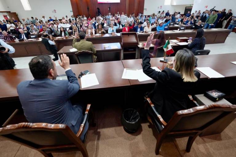 Desde Congreso buscan castigar a policías o funcionarios que tomen y difundan imágenes de cadáveres