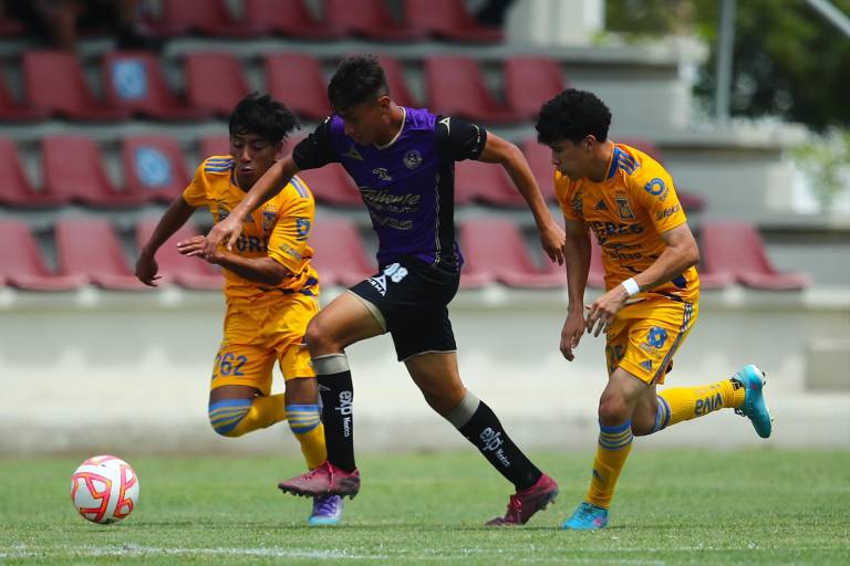 Mazatlán divide resultados ante Tigres en sus categorías juveniles