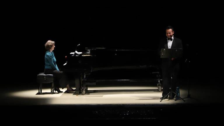 Alonso Sicairos presenta en el Teatro Ángela Peralta “Agustín Lara y sus canciones”.