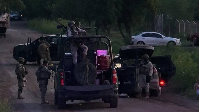 Elementos militares mantienen un operativo en el poblado Álamo de los Montoya, en Salvador Alvarado.