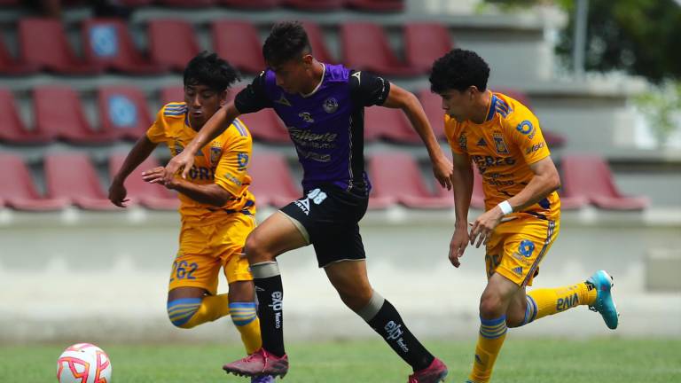 Mazatlán divide resultados ante Tigres en sus categorías juveniles