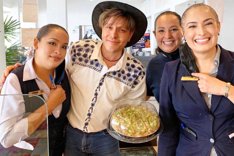 Mario Iván Martínez queda fascinado con Restaurante Panamá