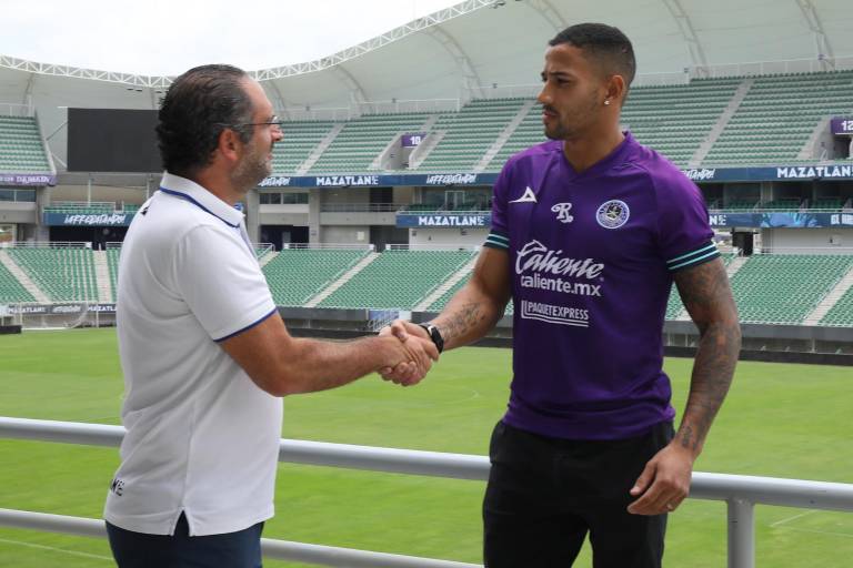 Mazatlán FC refuerza su mediocampo con el uruguayo Gonzalo Freitas