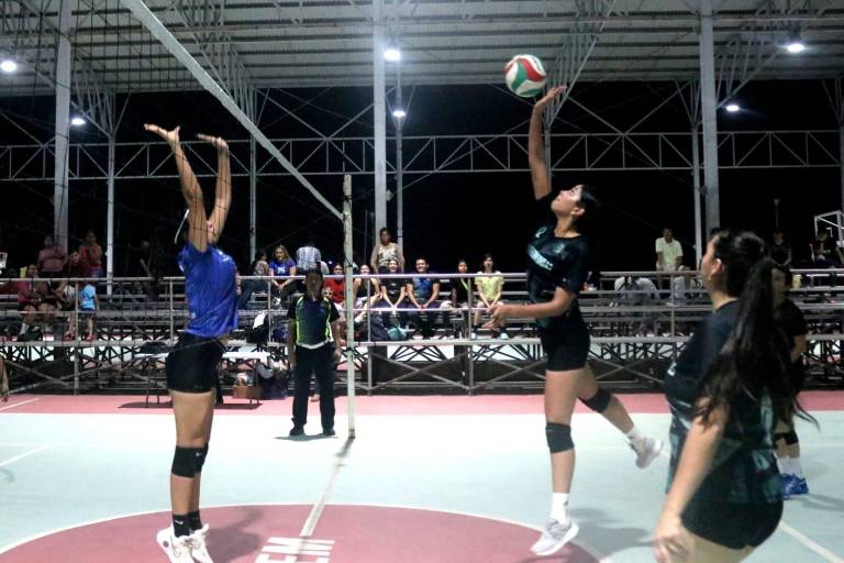 Vibra la Unidad Deportiva Benito Juárez con las finales de la Liga de Voleibol Imdem Primavera-Verano