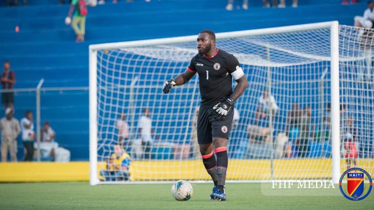 Johny Placide dice adiós a su selección.