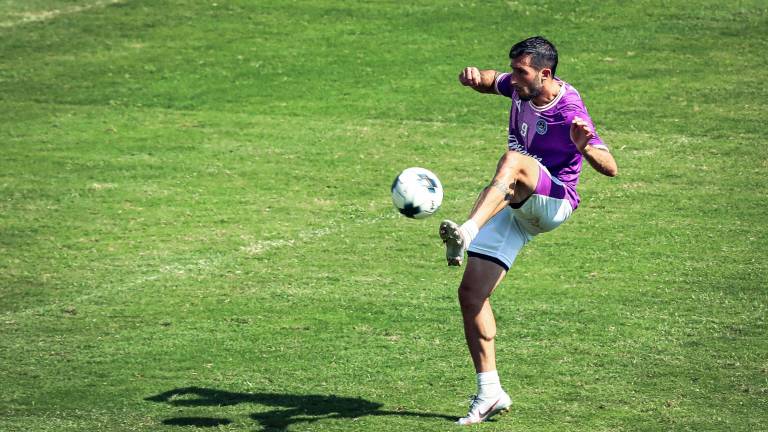 Mazatlán FC recorre su partido de este viernes.