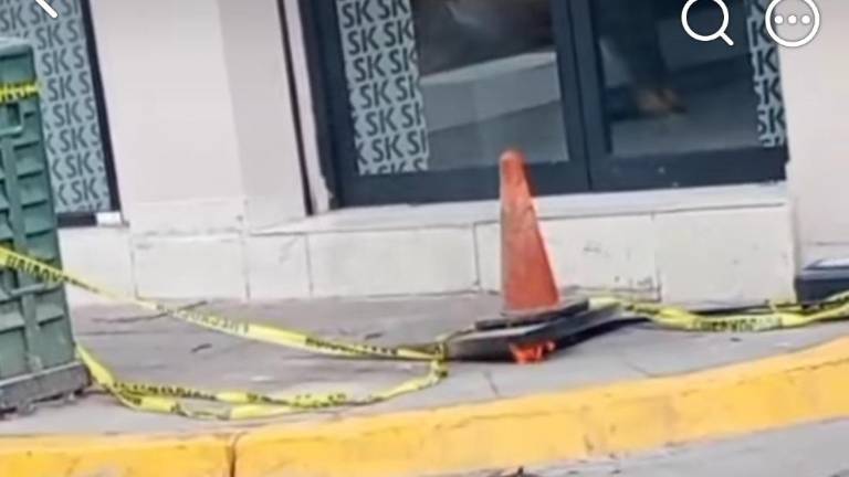 Un incendio en un registro del cableado subterráneo generó alarma entre comerciantes y transeúntes en el Centro de El Rosario.