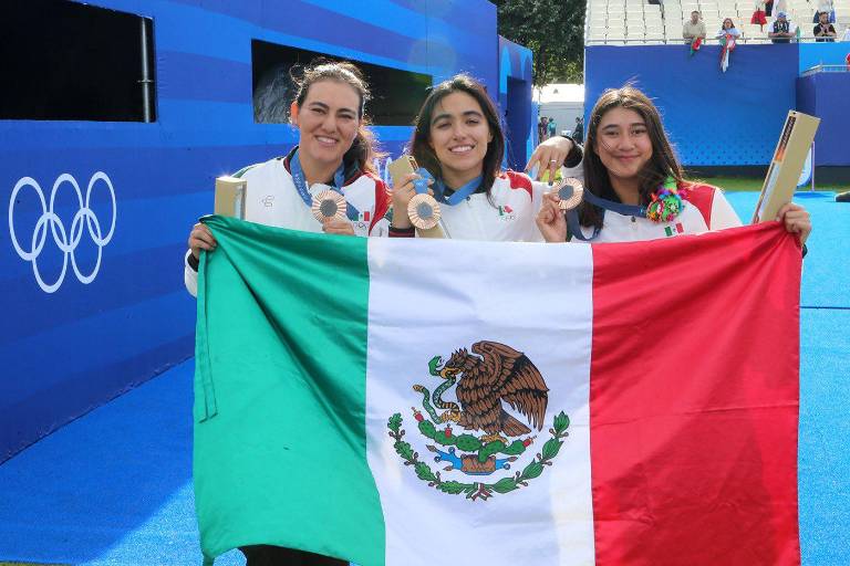 ¡Primera medalla! Equipo mexicano femenil de tiro con arco gana bronce en París 2024