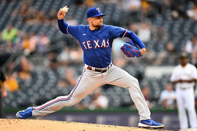 Nathan Eovaldi lanza otro juego completo y Rangers vencen a Piratas