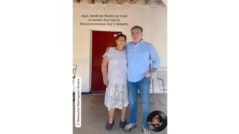 Enrique Inzunza Cázarez compartió en Instagram una imagen con su madre, María Cruz Cázarez, con motivo del Día de las Madres desde su natal Badiraguato.