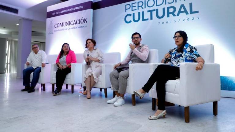 Los panelistas Marisela González, Richard Osuna, Azucena Manjarrez y Ulises Cisneros, fueron moderados por Georgina Martínez Montaño