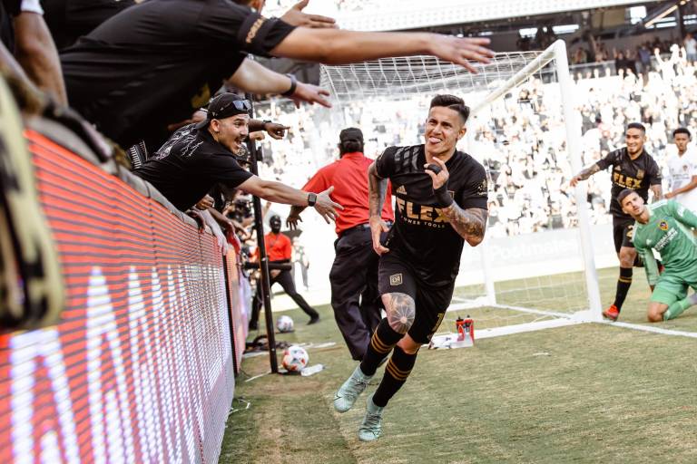 América hace oficial la llegada de Brian Rodríguez