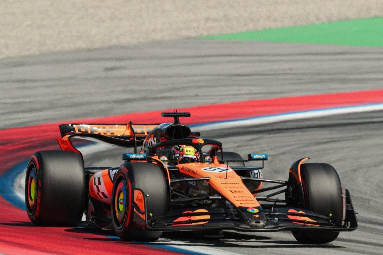 Oscar Piastri se lleva la pole en España y McLaren domina la clasificación