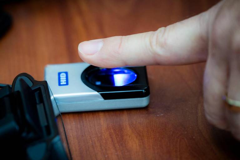 ¡Modernización y cumplimiento! Pone en marcha la UAS el registro de datos biométricos para el control digital de asistencia de sus trabajadores en todo el estado, como señala la Ley Federal del Trabajo