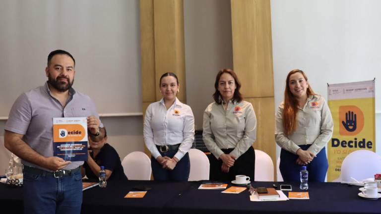 Entrega de resultados de las propuestas de estudiantes en el programa contra las adicciones Decide.