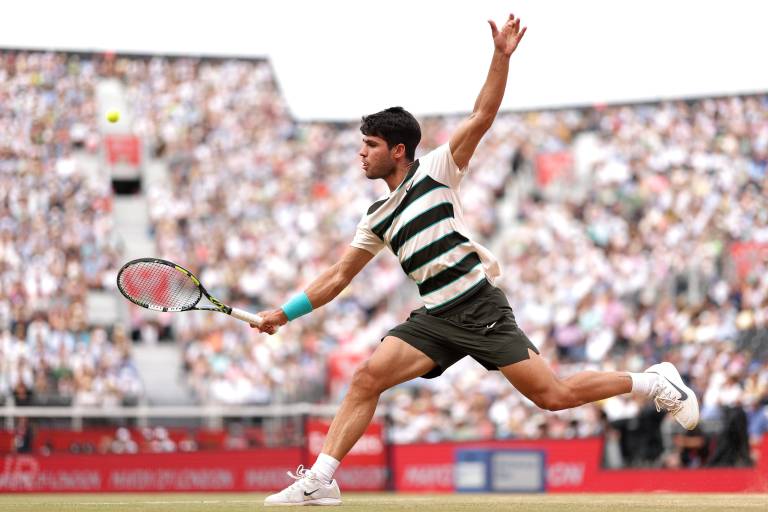 Carlos Alcaraz dibuja su segunda final de Queen’s