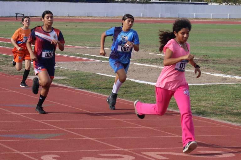 Atletismo abre actividad en Olimpiada Deportiva Estudiantil