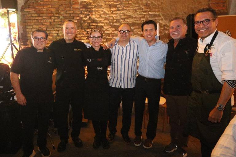 Disfrutan la gastronomía local y apoyan al Centro Histórico