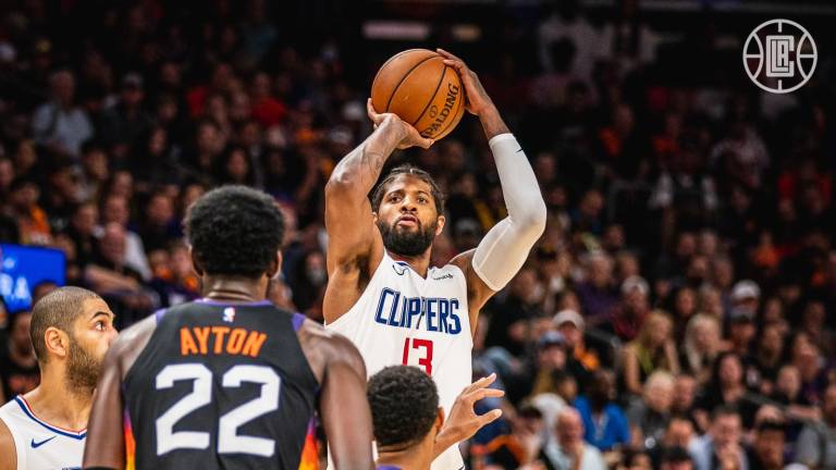 Clippers prevalecen en Phoenix y obligan a un sexto juego en las finales del Oeste de la NBA