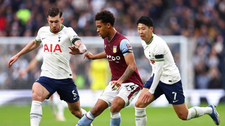 Aston Villa le amarga el inicio de año al Tottenham